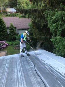 Katon pesua Tuusulassa