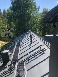 Pesty ja maalattu katto